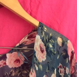 Thrift store flower kimono🌸